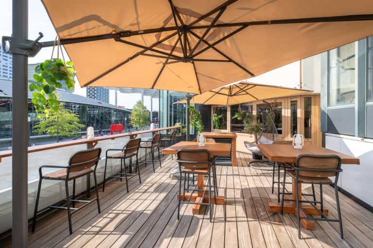 Terrace Space overview parasols uit